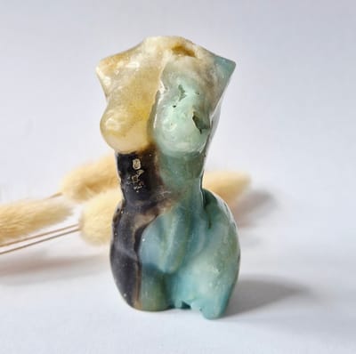 Caribbean Calciet vrouwenbeeldje 8 cm (#25) – handgeslepen edelsteen goddess carving