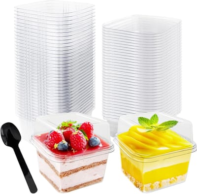 KZQ Herbruikbare Rechthoekige Dessertbekers 50 Stuks 360ml, Plastic Dessertglazen met Deksel en Lepels, Voorgerechtenbekers voor Tiramisu, Pudding en Toetjes