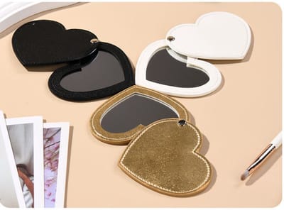 Hartvormige Zakspiegel Dames Zwart – Compacte Make-up Spiegel – Mini Spiegel voor Tas – Leren Spiegel – Cadeau voor Vrouwen en Meisjes
