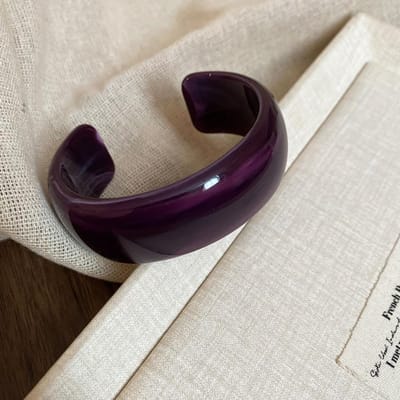 Bracelet Manchette Large Ouvert Style Européen Américain Exagéré Bracelet en Résine Irrégulière Dopamine Manchette Forme C à la Mode Bracelet Cadeau 50-52mm black
