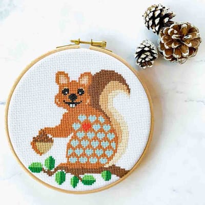 Studio Koekoek - Eekhoorn borduurpakket voor beginners - Herfst bosdieren borduurpakket