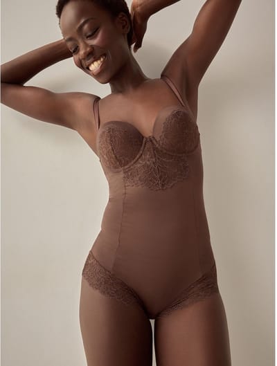 Next - Dames - nude - Kanten body met cups en sterke buikcorrectie - Huidkleur