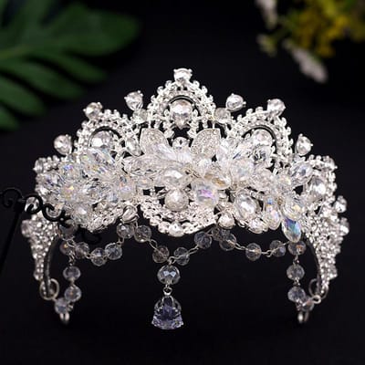 Été Style Alliage Féminin Industrie Lourde Couronne de Cristal Emballage Indépendant Processus Électroplaqué Pendentif à Pampilles white