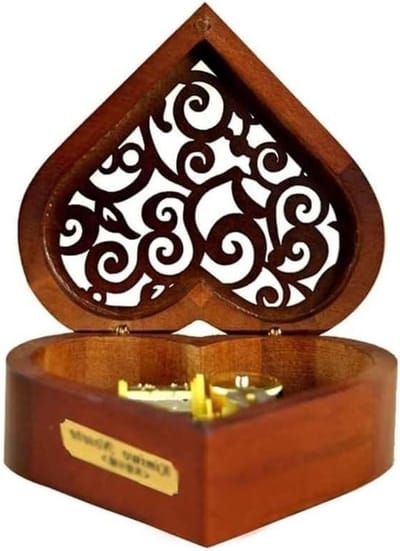Muziekdoosje Hart - Houten Melodie - Herinneringen Ophalen - 18-Note Goud - 8.5 x 6.3 cm - Houtkleur