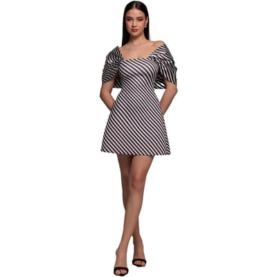 Korte gestreepte aansluitende jurk met off-shoulder schouders en satijnen strik aan de achterkant dames Goddiva