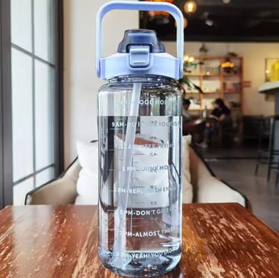 Motivatie Drinkfles 2L – Blauw – Waterfles met Rietje & Tijdmarkeringen – BPA-vrij – Grote Sportfles/Bidon – Fles met Tijden – Inclusief Stickers