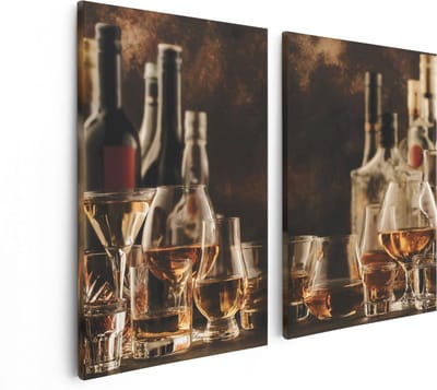 Artaza Canvas Schilderij Tweeluik Glazen met Sterke Drank - Flessen - 80x60 - Foto Op Canvas - Canvas Print