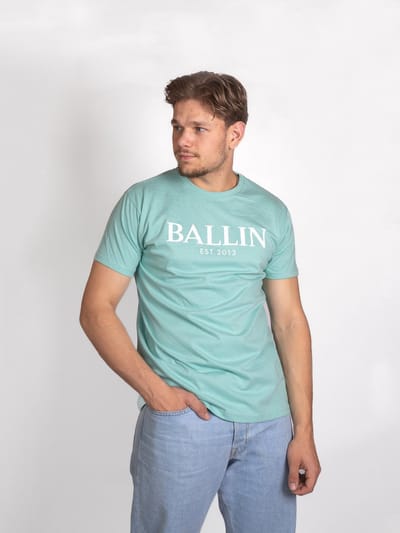 T-shirt ballin