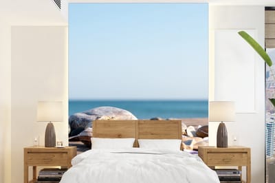 Behang - Fotobehang Schelpen - Strand - Zee - Zomer - Zon - Breedte 175 cm x hoogte 240 cm