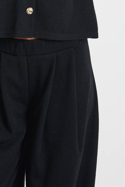 boohoo Dames Gestructureerde broek met wijde pijpen | Black | Maat: 6