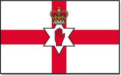 Senvi Printwear - Flag Northern Ireland - Grote Noord-Ierland vlag - Gemaakt Van 100% Polyester - UV & Weerbestendig - Met Versterkte Mastrand - Messing Ogen - 90x150 CM - Fair Working Conditions