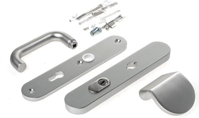 Veiligheidsgarnituur, D4E, alum.,afgerond, duwer/kruk, met kerntrekbeveiliging, PC72, deurdikte 40-54mm
