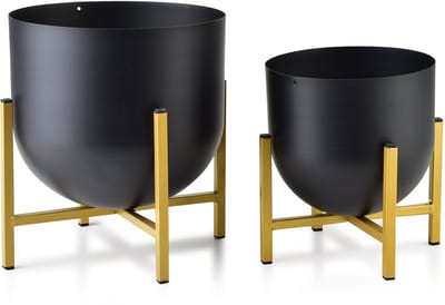 Bloempot op staander , zwart en goud metaal. Set van 2 stuks