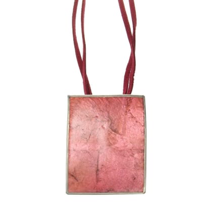 Behave® Ketting van suède met vierkante schelpenhanger 43,5 cm - Nikkelvrij