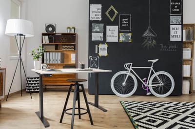 Dextro plus zit/sta 120x80cm, electrisch hoogte verstelbare werkplek, T-poot frame. Frame kleur zwart (RAL9005) en blad Schaduw Zwart.