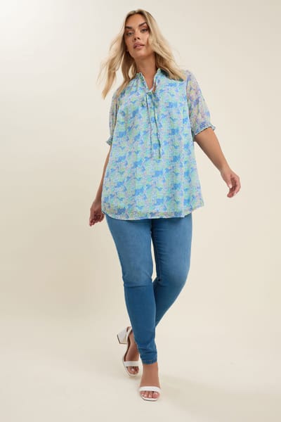 Yours Blouse Met Bloemetjesmotief, Strikdetail En Korte Mouwen In Blauw Size 42