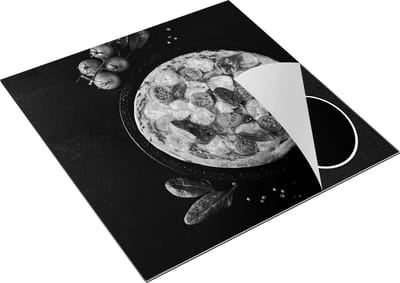 Chefcare Inductie Beschermer Mozzarella Pizza op een Marmeren Plaat - Zwart Wit - 78x78 cm - Afdekplaat Inductie - Kookplaat Beschermer - Inductie Mat