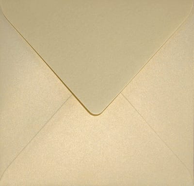 Metallic (parelmoer) crème enveloppen vierkant K4-153 - 153 x 153 mm - 25 stuks - NK natgelijmde - 120 gram - Aster Metallic - Netuno