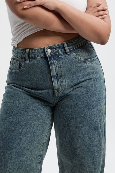 Dames Boohoo Basics Plus Hoge Taille Jeans met Wijde Pijpen | Vintage Blue | Maat: 28/32L