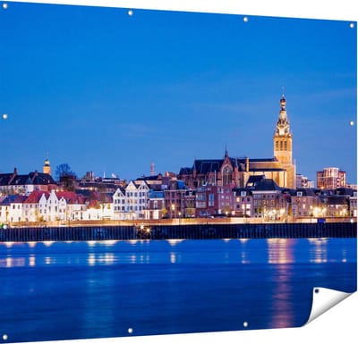 Gards Tuinposter Nijmegen Skyline met de Waal Rivier - 150x120 cm - Tuindoek - Tuindecoratie - Wanddecoratie buiten - Tuinschilderij