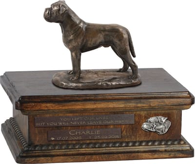Persoonlijke urn voor Bullmastiff met beeldje en houten design