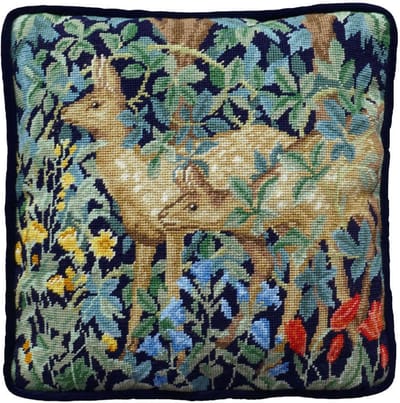 Bothy Threads borduurpakket herten in het bos voorbedrukt kussen tac17 in Petit Point (halve kruissteek)