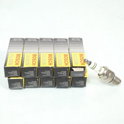 Bougie d'allumage Bosch pour moto Cagiva 125 WMX 1982 à 1992 W 07 CS / B10EGV Neuf