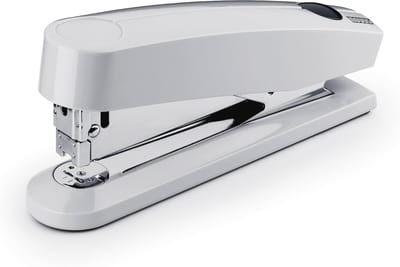 Comfortabele nietmachine met automatische functie voor maximaal 30 vellen