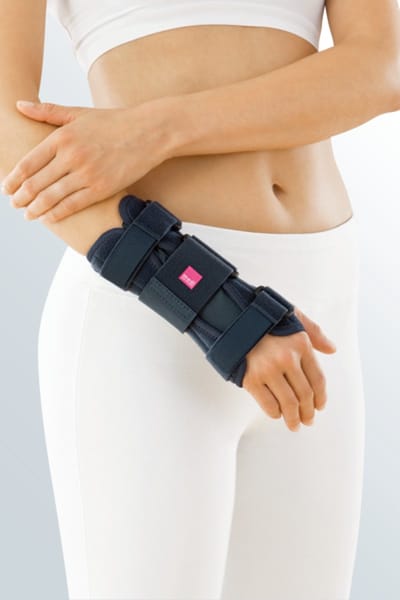 Medi Manumed Polsbrace-Rechts-Maat 1: 14 - 18 cm