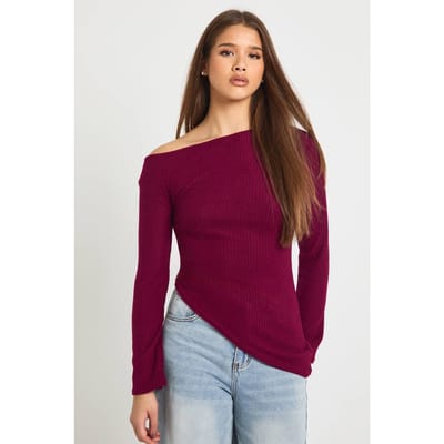 boohoo Dames Top in zacht geborstelde rib met asymmetrische halslijn en zoom | Berry | Maat: 6