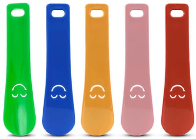 longziming -Kunststof Schoenlepel 15cm – Ergonomisch Handvat – Compact & Draagbaar Reismodel – Comfortabel Schoen Aantrekken zonder Buigen – Met Ophangoog voor Makkelijke Opberging-5 stukes