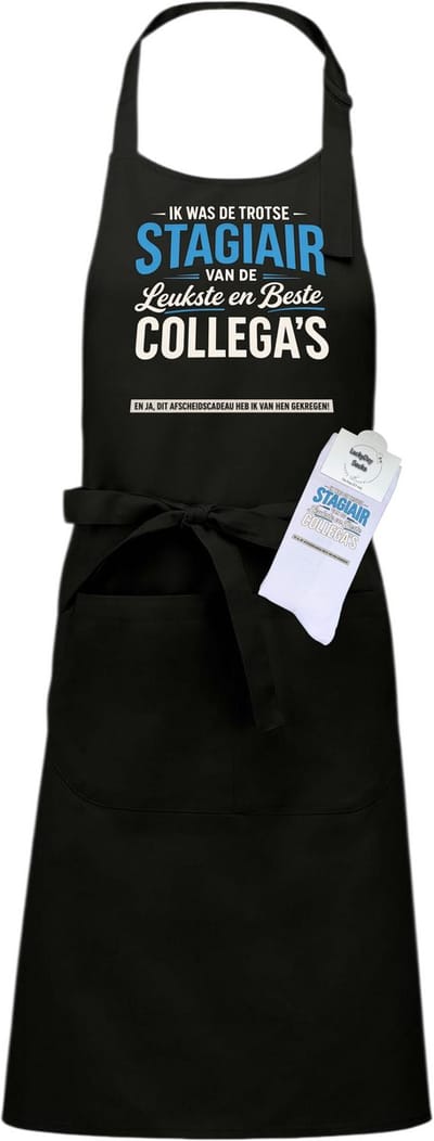 Luxe Keukenschort en sokken met tekst - Cadeau set - Giftset - Trotse stagiair - Afscheid cadeau - Zwart - Verstelbaar - Cadeau idee - Verjaardag - Cadeau dames en heren - Liefste collega cadeau - Kerst cadeau - Grappig cadeau - Onesize