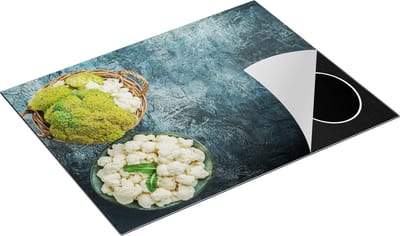 Chefcare Inductie Beschermer Bloemkolen op een Grijze Tafel - 77x59 cm - Afdekplaat Inductie - Kookplaat Beschermer - Inductie Mat
