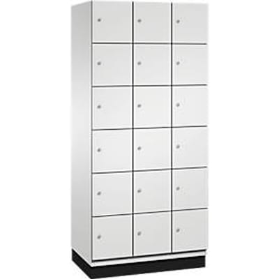 C+P Cambio lockerkast, 3 vakken, 18 vakken, met plint, B 900 x D 525 x H 1980 mm, lichtgrijs