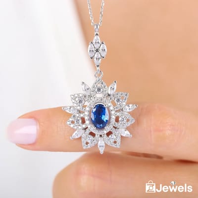 OZ Jewels Zilveren Ketting met Zondesign Versierd met Synthetische Saffier - Accessoires - Liefdessieraden - Liefdesketting - Damesketting - Valentijnsdag - Cadeau - Moederdag - Ketting Meisje - Sieraden Dames - In mooie geschenkverpakking