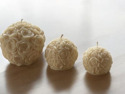 BAM Set van 3 Decoratieve Rozenkaarsen – Tot 59 Branduren – Handgemaakte Bloemkaarsen van Zonnebloemwas – Vegan Woondecoratie – Cadeau voor Haar