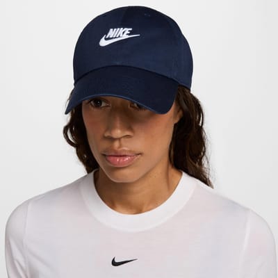 Nike Club Futura Metal Swoosh Cap-Donkerblauw,Wit