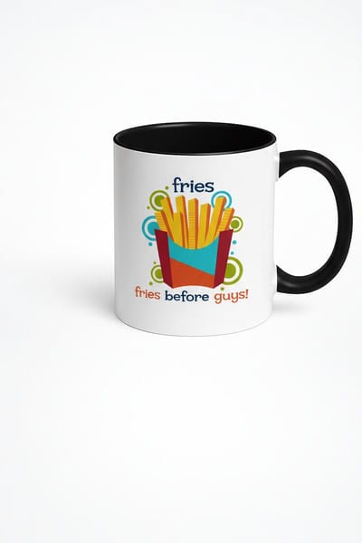 Grappige Mok 'Fries Before Guys' - Unieke Koffiemok met Frietjes Design - Wit met Zwart Handvat - Cadeau voor Vriendinnen
