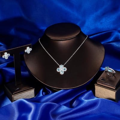 Stijlvolle Blauwe Zirkoon Sieraden Driedelige Luxe Ketting Ring Oorbellen Vierklaver Vorm Sieraden Verlovingssieradenset black