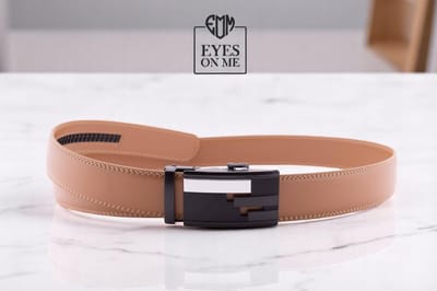Lichtbruine lederen riem zonder gaatjes met automatische gesp voor heren ( model N023 )