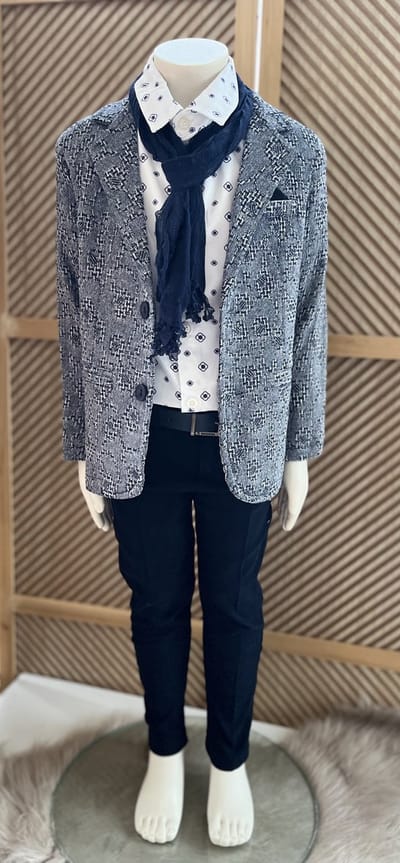 luxe jongens kostuum-kinderpak- kinderkostuum-4 delige set -bedrukte blazer, marineblauwe sjaal ,marineblauwe broek, bedrukte hemd -bruidsjonkers-bruiloft-feest-verjaardag-fotoshoot- 1 jaar