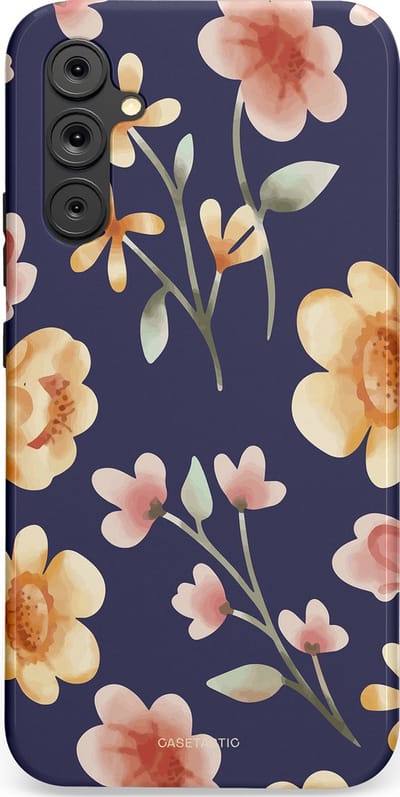 Casetastic Hoesje Geschikt voor Samsung A34 (5G) - Stijlvolle Beschermende Duo-layer Case - Fluweel Bloemendesign