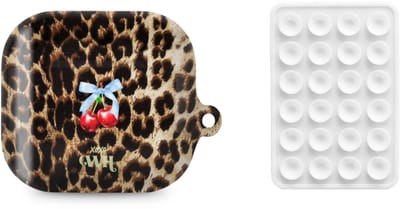 xoxo Wildhearts AirPods hoesje Berry Wild + Telefoonsticker Stick On Me Square Wit – geschikt voor AirPods 4