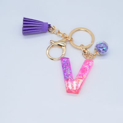 Letter Sleutelhanger A-Z – Luxe Initialen Sleutelhanger met Pompon & Kwastje – Tashanger voor Dames & Meisjes – Accessoire voor Sleutelbos, Handtas, Rugzak & Autosleutel – Persoonlijk Cadeau voor Vrouw, Moeder, Dochter & Vriendin