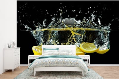 Behang - Fotobehang Citroen - Fruit - Geel - Stilleven - Water - Breedte 320 cm x hoogte 240 cm