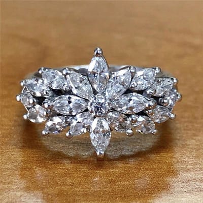 Huitan Romantische Kristallen Bloem Ringen Vrouwen Volledig Schitterende CZ Bruiloftsceremonie Feest Damesring Mooie Accessoires Mode Sieraden 6 gray