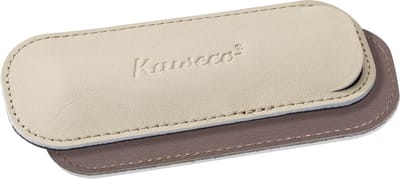 Kaweco - Leather pouch ECO Sport - Creamy aan de ene kant, Espresso aan de andere kant - with print - 2 pens - Let op: afwijkend formaat, dit etui is uitsluitend bestemd voor de Kaweco Sport (kleiner formaat pen).