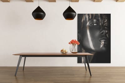 Canvas Schilderij - Vrouw en Goud - Portret - Foto Op Canvas - Wanddecoratie - 90x60x2 cm