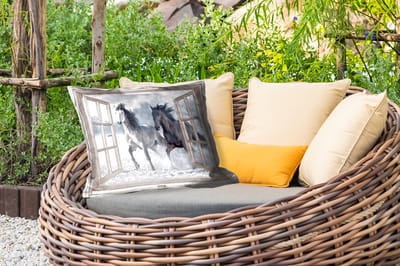 Buitenkussens - Tuin - Doorkijk - Paarden - Winter - Dieren - Natuur - Wit - 50x30 cm