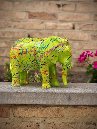 Olifant klein spetter groen 20 cm hoog - polyester - polyresin - polystone - hoogkwalitatieve kunststof - decoratiefiguur - interieur - accessoire - voor binnen - voor buiten - cadeau - geschenk - tuinfiguur - tuinbeeld